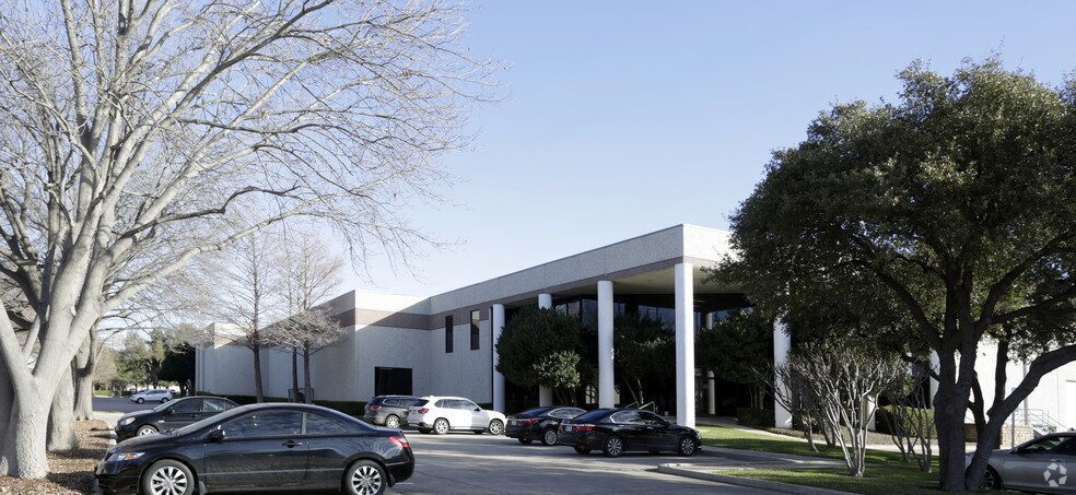 Primary Photo Of 1505 Wallace Dr, Carrollton Warehouse For Lease