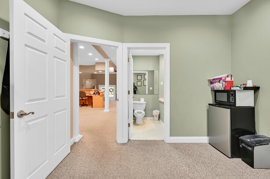 More Photos Of 21 Orchard St, Denville Medical For Lease