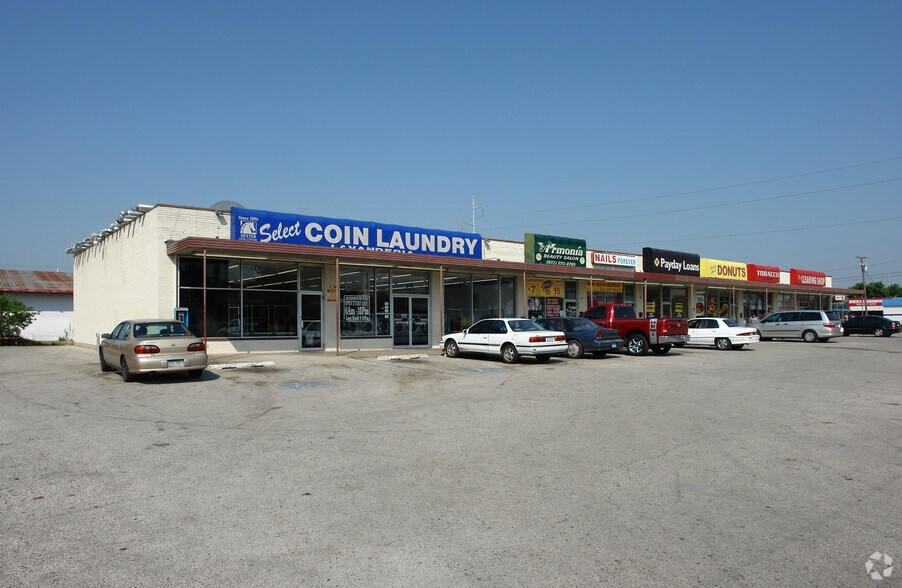 More Photos Of 4315-4331 Gus Thomasson Rd, Mesquite Storefront For Lease