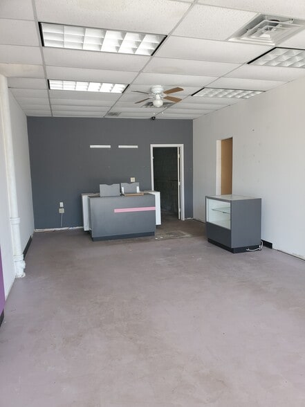 More Photos Of 5320 Riverdale Rd, Atlanta Freestanding For Lease