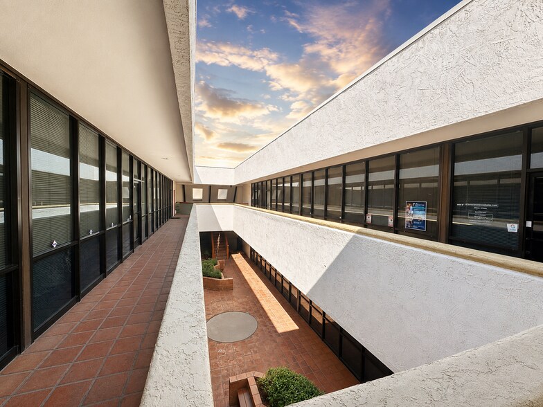 More Photos Of 1427 N 3rd St, Phoenix Office For Sale
