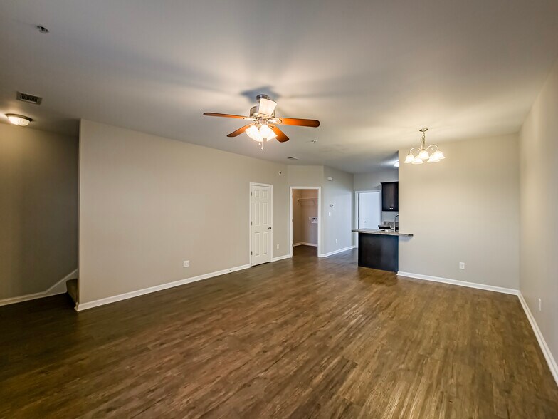 More Photos Of 615 Glade Fern Way, Tifton Apartments For Sale