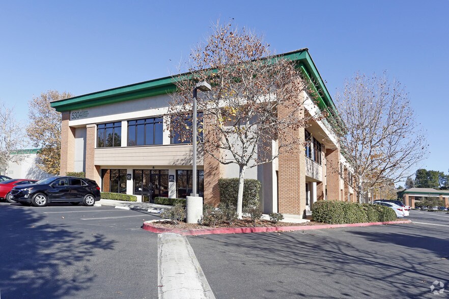 More Photos Of 5304 Derry Ave, Agoura Hills Warehouse For Lease