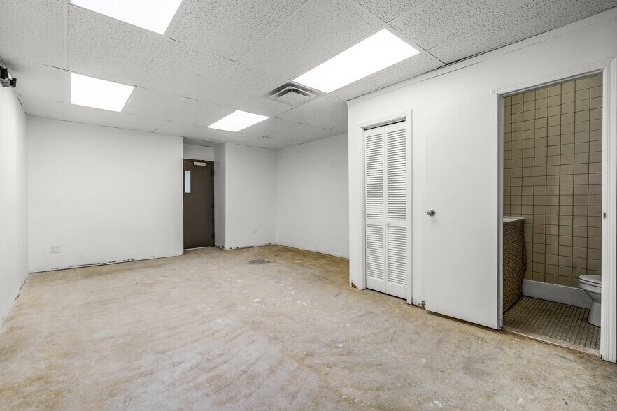 More Photos Of 321-335 Maple St, Perth Amboy Storefront Retail Residential For Lease