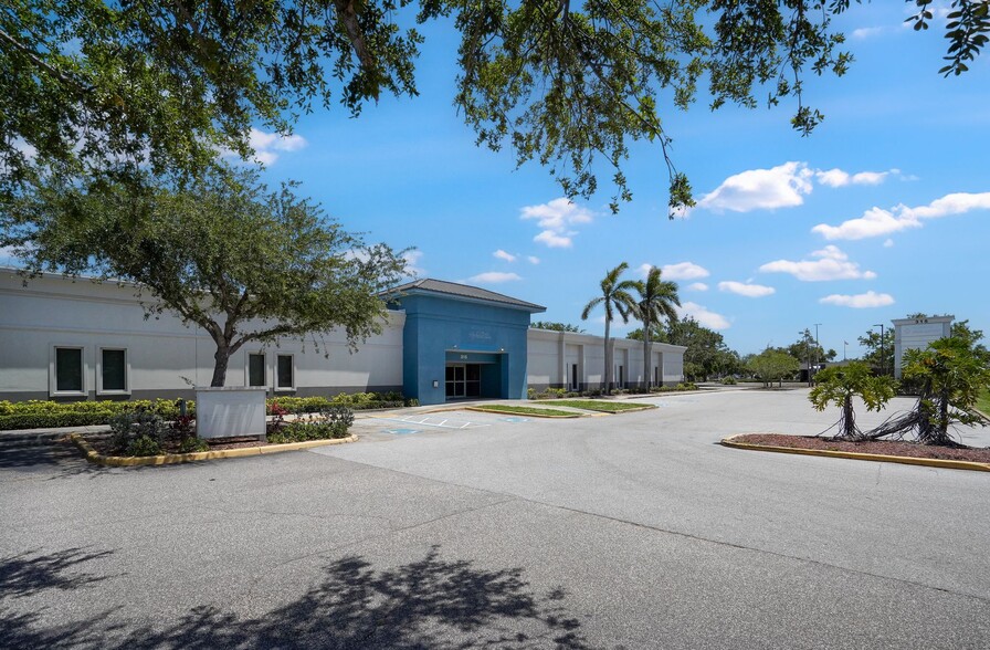 More Photos Of 315 75th St W, Bradenton Medical For Lease