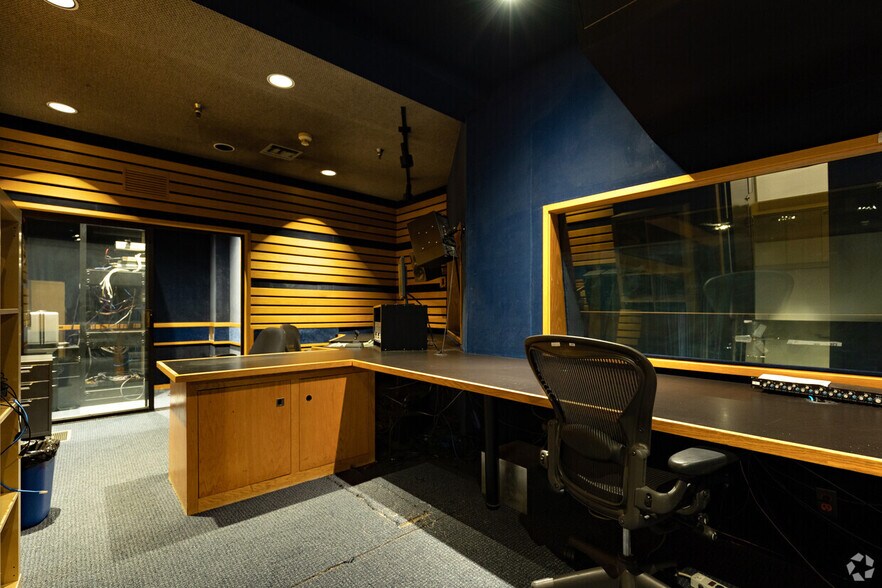 More Photos Of 640 S San Vicente Blvd, Los Angeles Medical For Lease