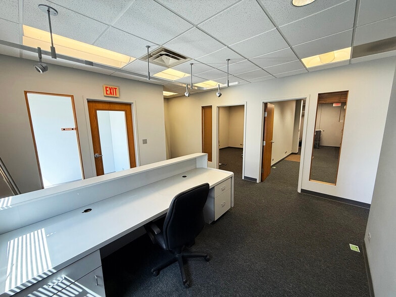 More Photos Of 450 Bennett Rd, Elk Grove Village Industrial For Sale