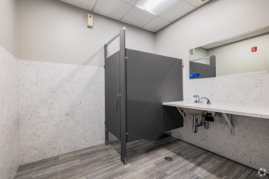 More Photos Of 3250 Pennsylvania Ave, Ogden Research And Development For Sale