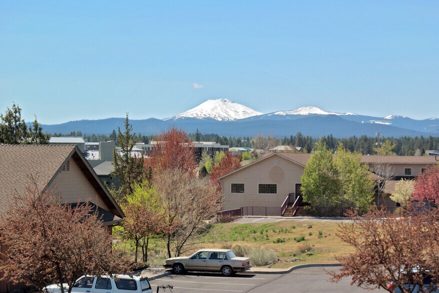 More Photos Of 505 SW Mill View Way, Bend Loft Creative Space For Lease