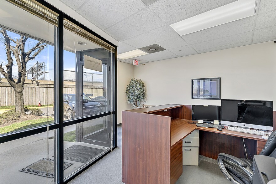 More Photos Of 8390 Terminal Rd, Lorton Flex For Sale