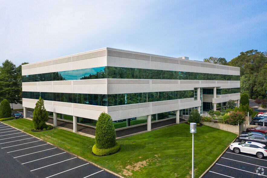 More Photos Of 1030 Broad St, Shrewsbury Unknown For Lease