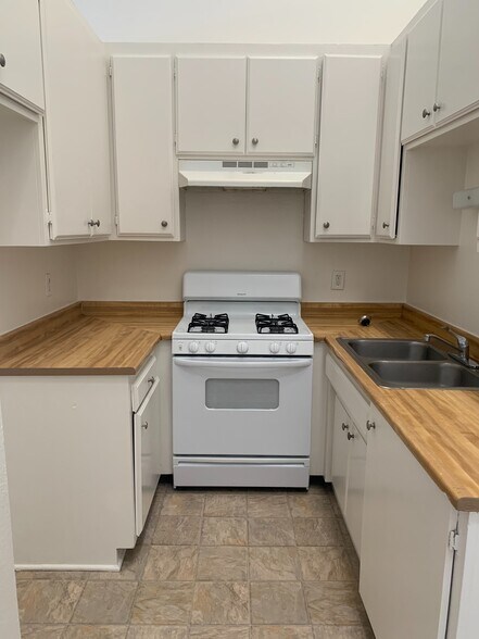 More Photos Of 958 E Avenue Q12, Palmdale Apartments For Sale