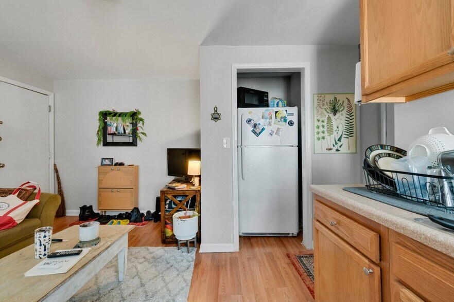 More Photos Of 2024 Saint Paul St, Baltimore Apartments For Sale