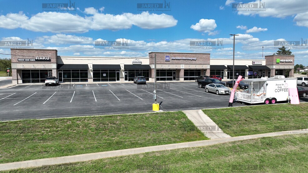 More Photos Of 1451-1487 W South St, Ozark General Retail For Lease