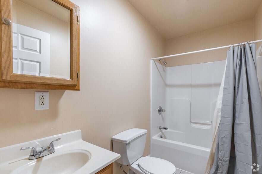 More Photos Of 8894 Knapp Ave, Bloomsburg Apartments For Sale