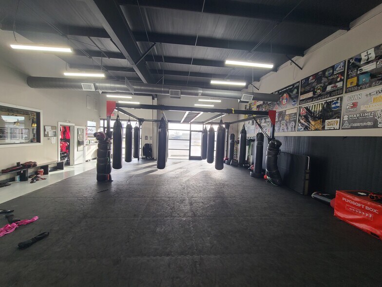 More Photos Of 12515 Business Highway 287 N, Fort Worth Service For Lease