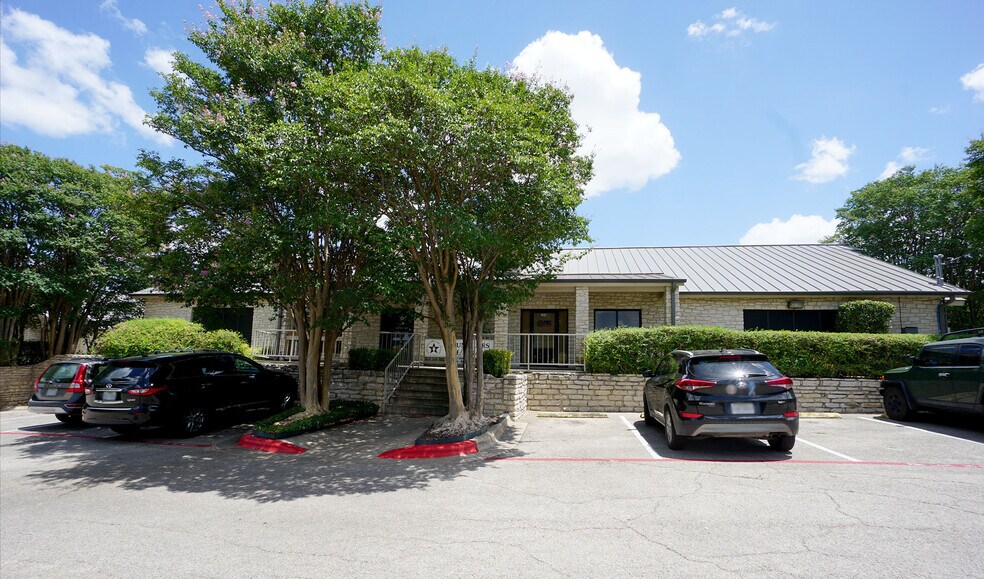 Primary Photo Of 301 Hesters Crossing Rd, Round Rock Office For Lease