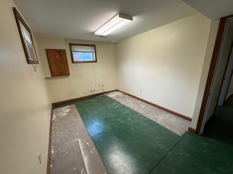 More Photos Of 624 E Main St, Lancaster Office For Lease