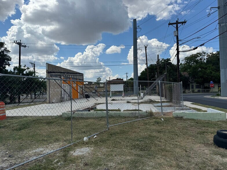 More Photos Of 2102 S Presa St, San Antonio Land For Sale