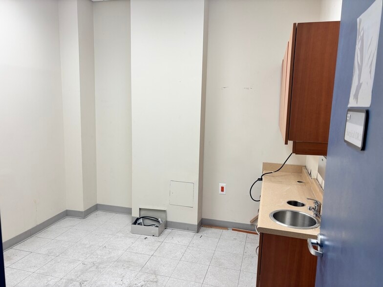 More Photos Of 330 Hinsdale St, Brooklyn Multifamily For Sale