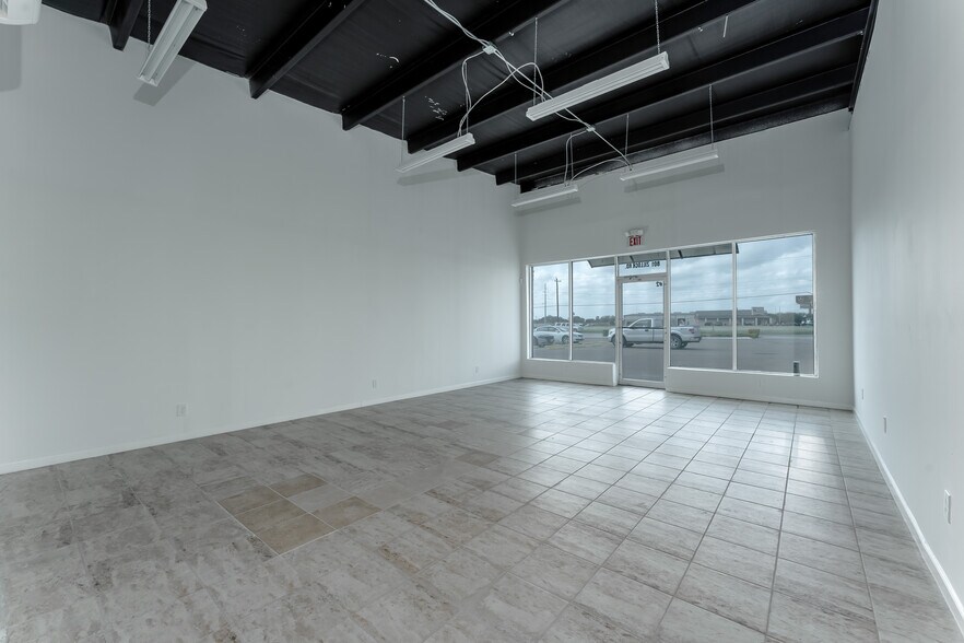 More Photos Of 801 Zillock Rd, San Benito Storefront For Lease