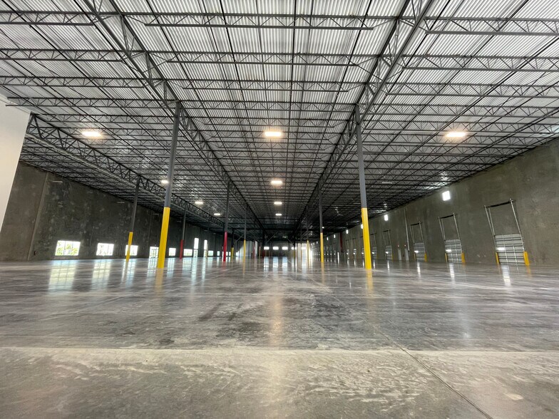 More Photos Of 16351 Lee, Fort Myers Unknown For Lease