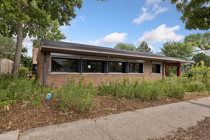 More Photos Of 901 NE 23rd Ave, Saint Anthony Office For Sale