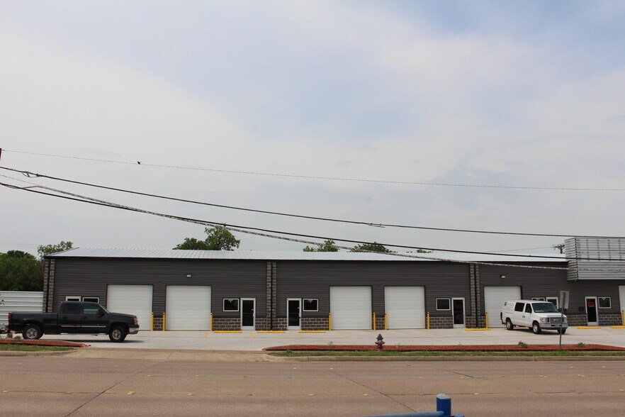 More Photos Of 600 S Cherry Ln, White Settlement Light Distribution For Lease