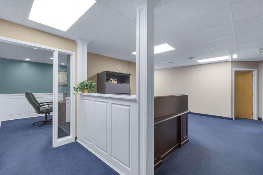 More Photos Of 47-49 Leavenworth St, Waterbury Office For Sale