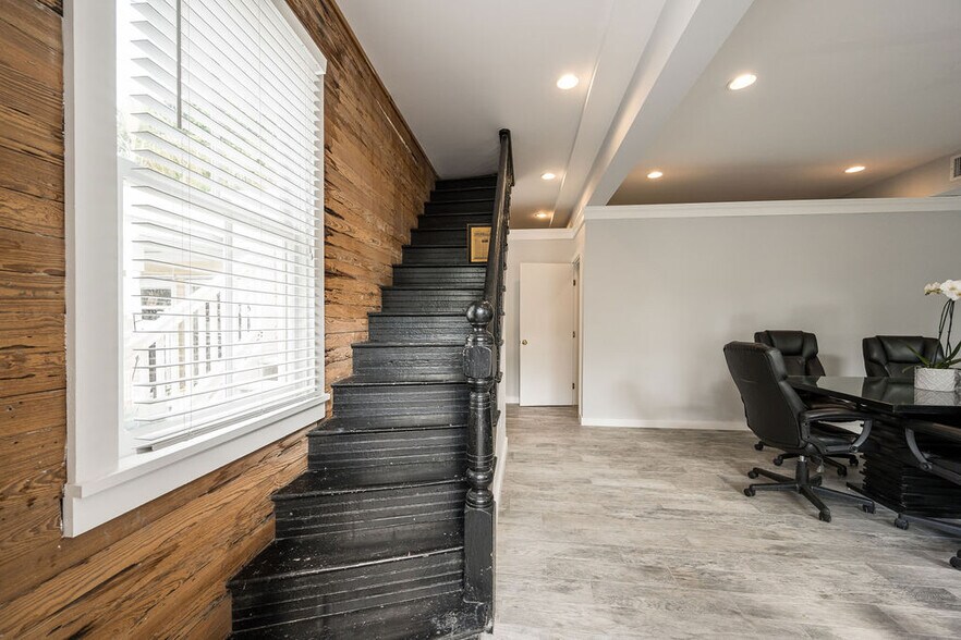 More Photos Of 405 Petronia St, Key West General Retail For Sale