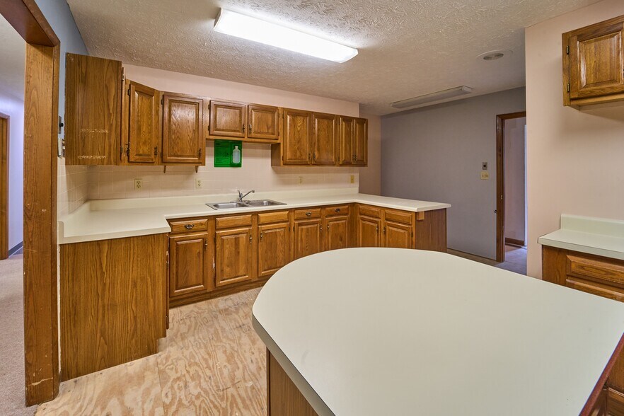 More Photos Of 10022 Rutledge Pike, Knoxville Medical For Sale