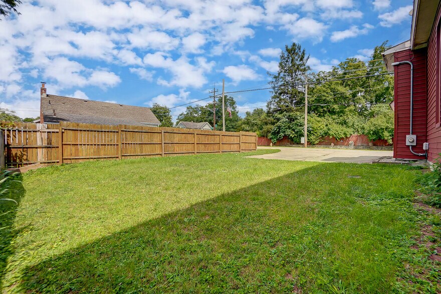 More Photos Of 6987 New Haven Rd, Harrison Restaurant For Sale