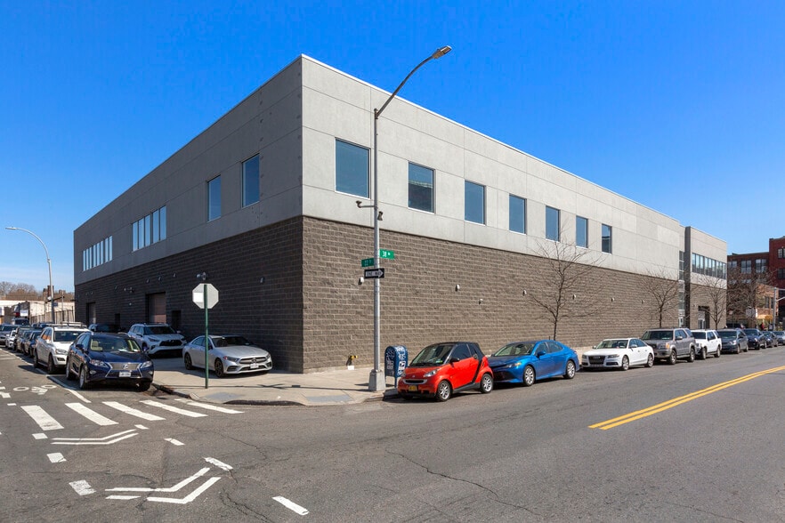 More Photos Of 22-11 38th Ave, Long Island City Flex For Lease