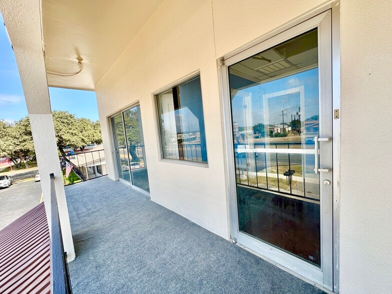 More Photos Of 7205 Bandera Rd, San Antonio Unknown For Lease