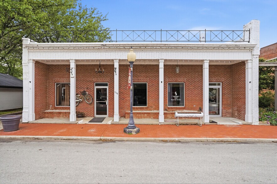 Primary Photo Of 118 Main st, Blackwater Office For Sale