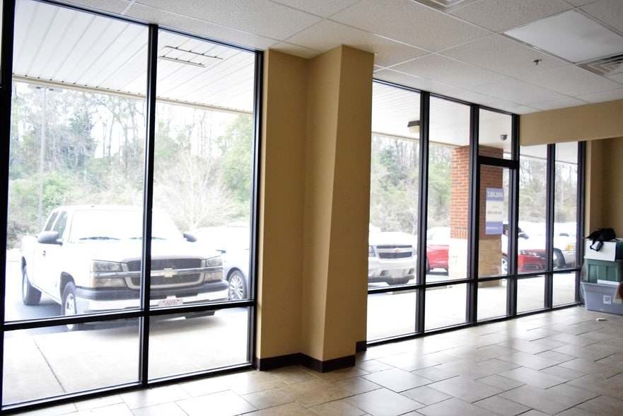 More Photos Of 193 Ashton Park Dr, Millbrook General Retail For Lease