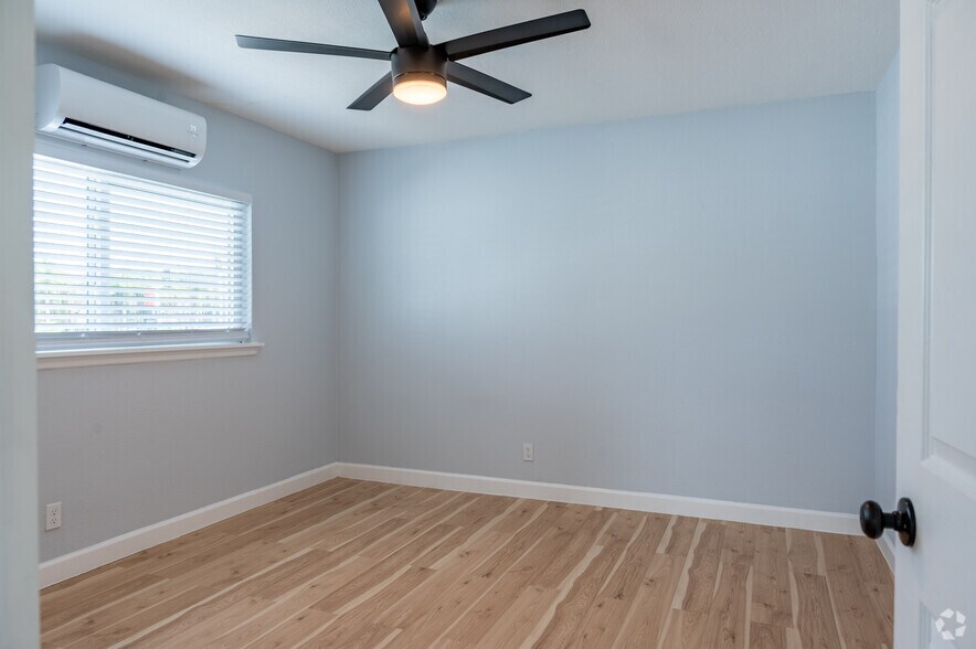 More Photos Of 324 30th Ave N, Saint Petersburg Apartments For Sale