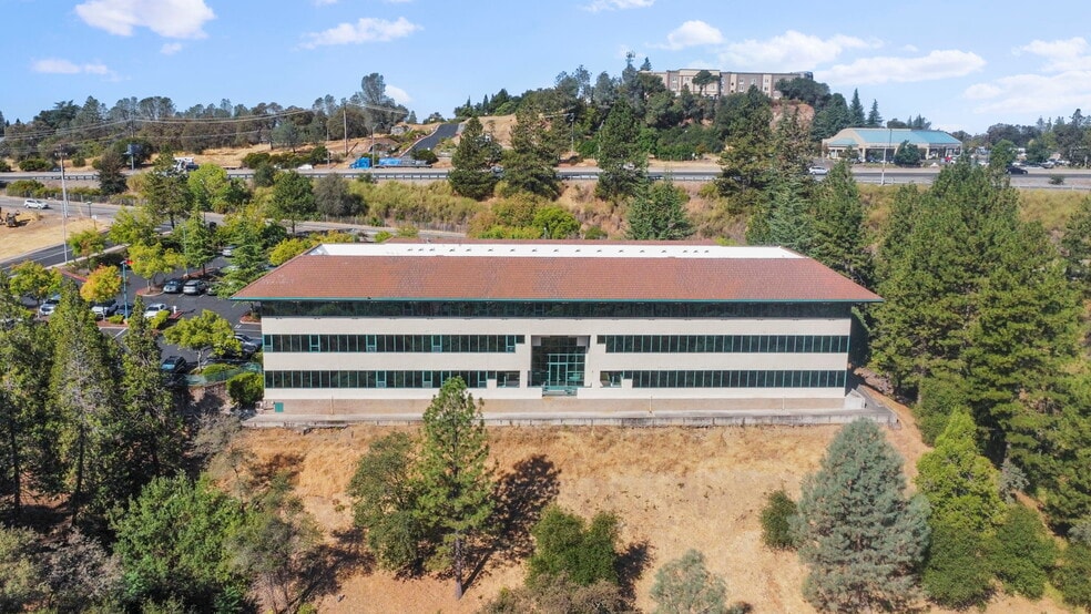 More Photos Of 13620 Lincoln Way, Auburn Office For Lease