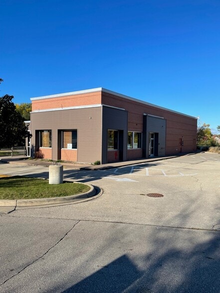 More Photos Of 606 E Main St, Sun Prairie Fast Food For Sale