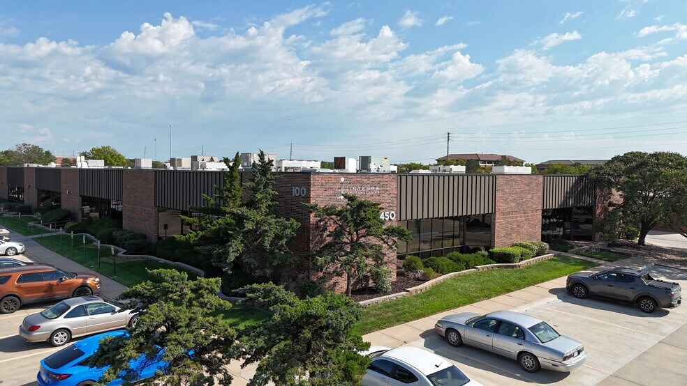 More Photos Of 3450 N Rock Rd, Wichita Flex For Lease