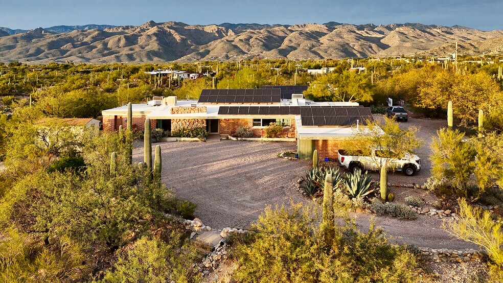 More Photos Of 2751 N Soldier Trl, Tucson Specialty For Sale