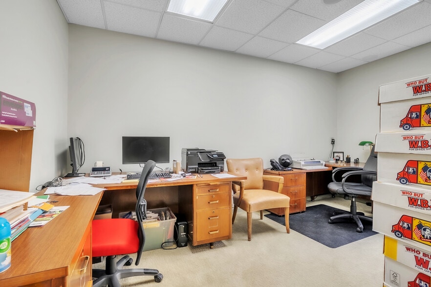 More Photos Of 1450 Pa-51, Clairton Office For Sale