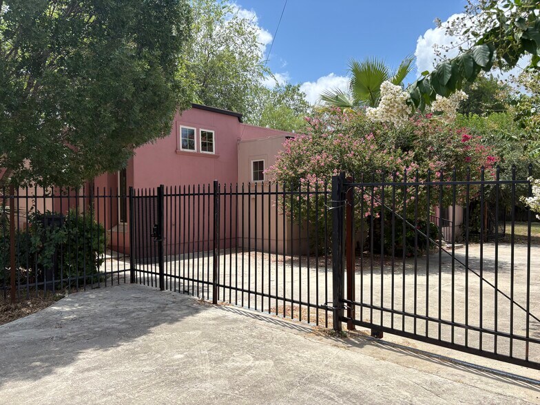 More Photos Of 146 Babcock Rd, San Antonio Office For Sale