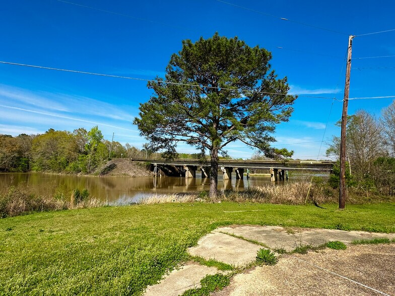 More Photos Of 1010 N Eufaula Ave, Eufaula Hotel For Sale