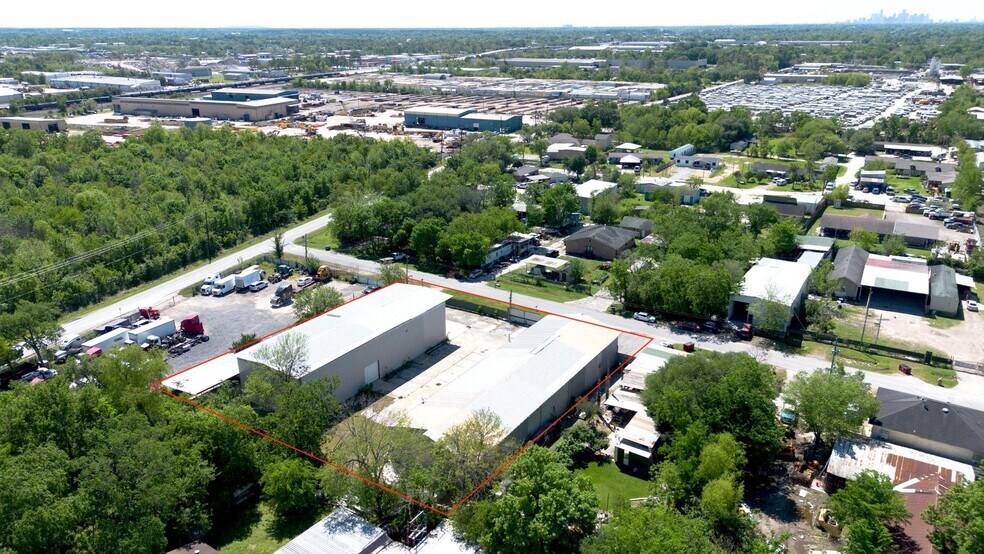 More Photos Of 703 Buschong St, Houston Manufacturing For Lease