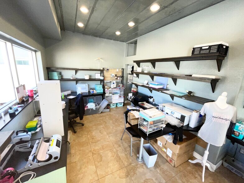 More Photos Of 1155 NE Cleveland St, Clearwater Office Residential For Lease