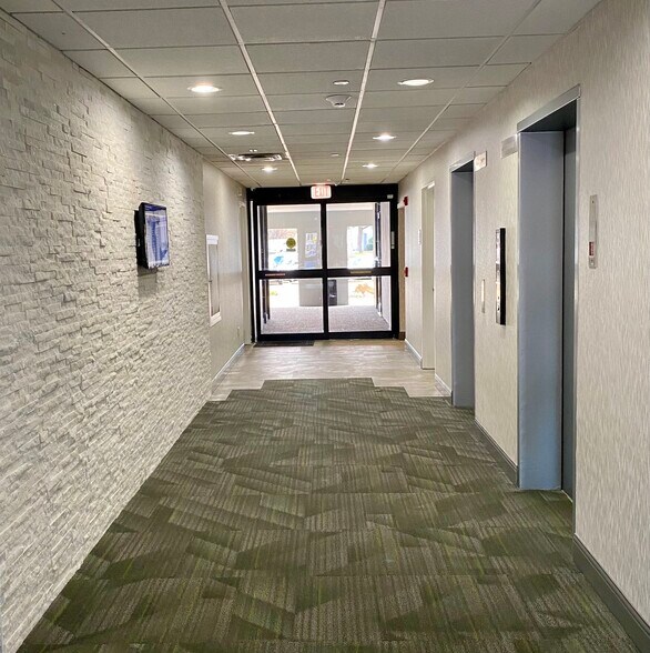 More Photos Of 6330 Newtown Rd, Norfolk Office For Lease