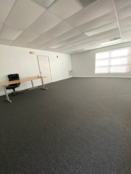 More Photos Of 11379-11399 NW 122nd St, Medley Warehouse For Sale
