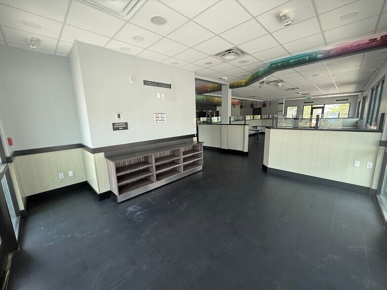 More Photos Of 5320 N Orange Blossom Trl, Orlando Restaurant For Sale
