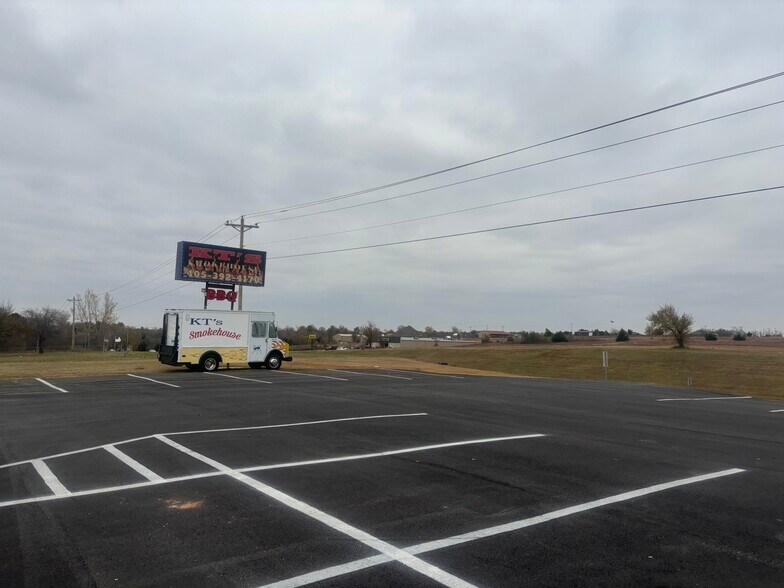 More Photos Of 8329 N Council Ave, Blanchard Restaurant For Sale